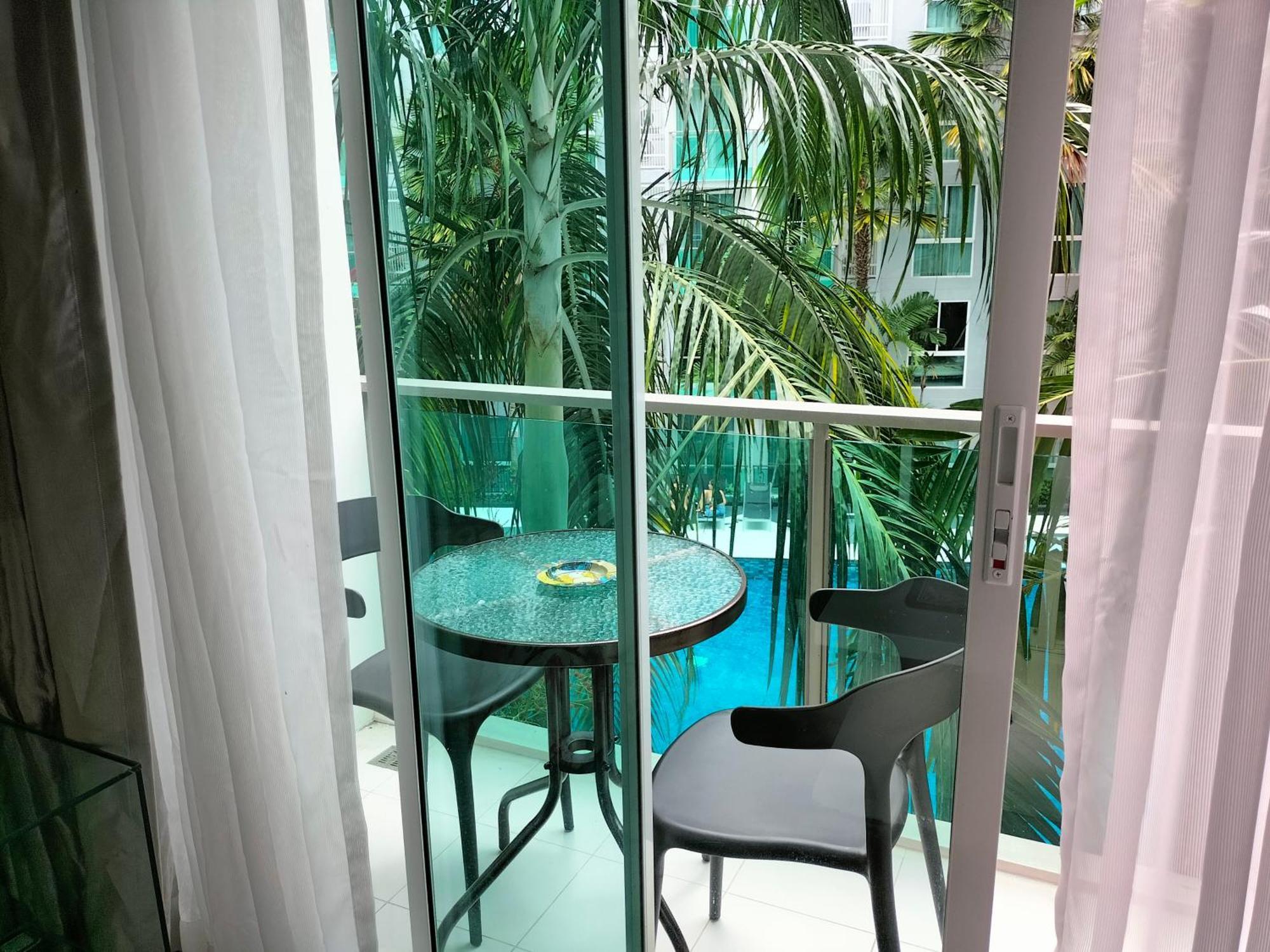 City Center Residents Pattaya Bagian luar foto