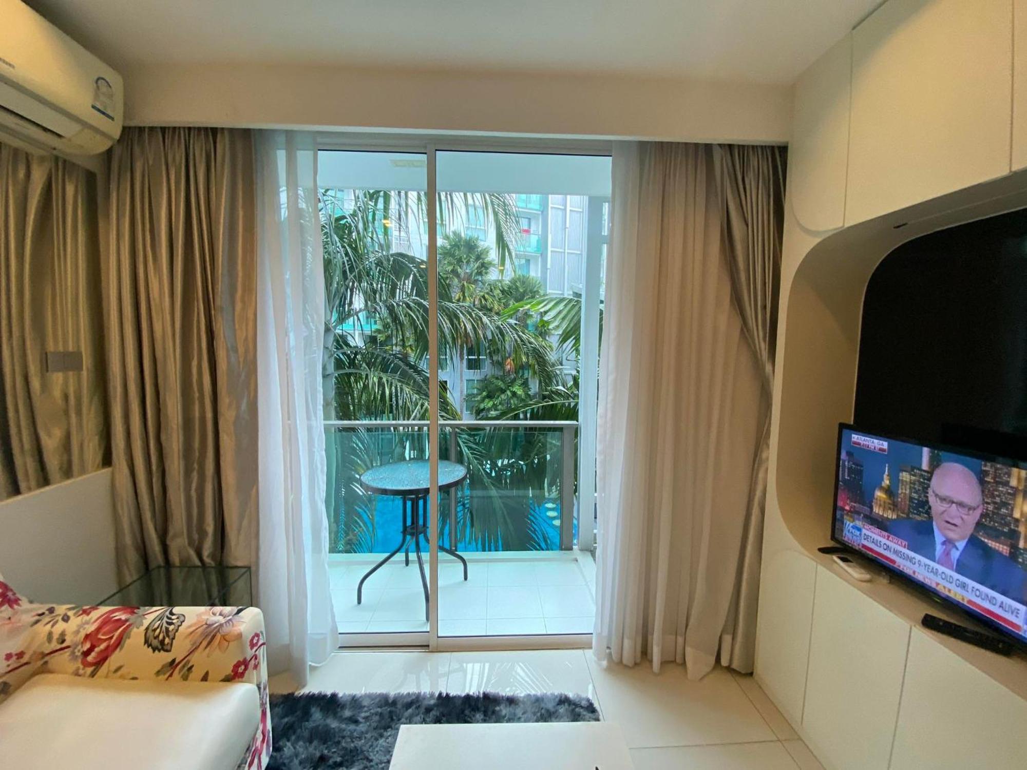 City Center Residents Pattaya Bagian luar foto